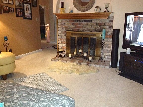 Living room/Cathedral ceiling