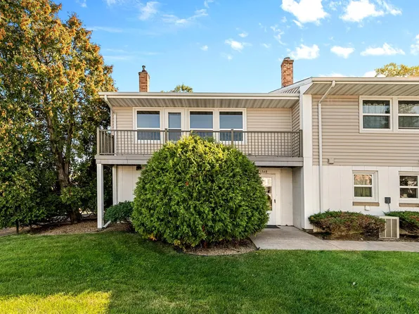 1348 Colonial Dr, Roseville, MN 55113