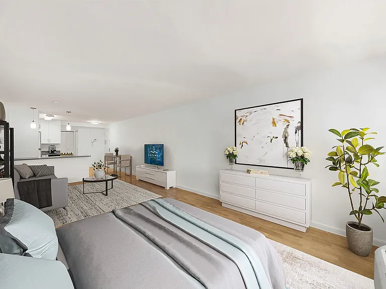 395 S End Ave #8P — Photo 1