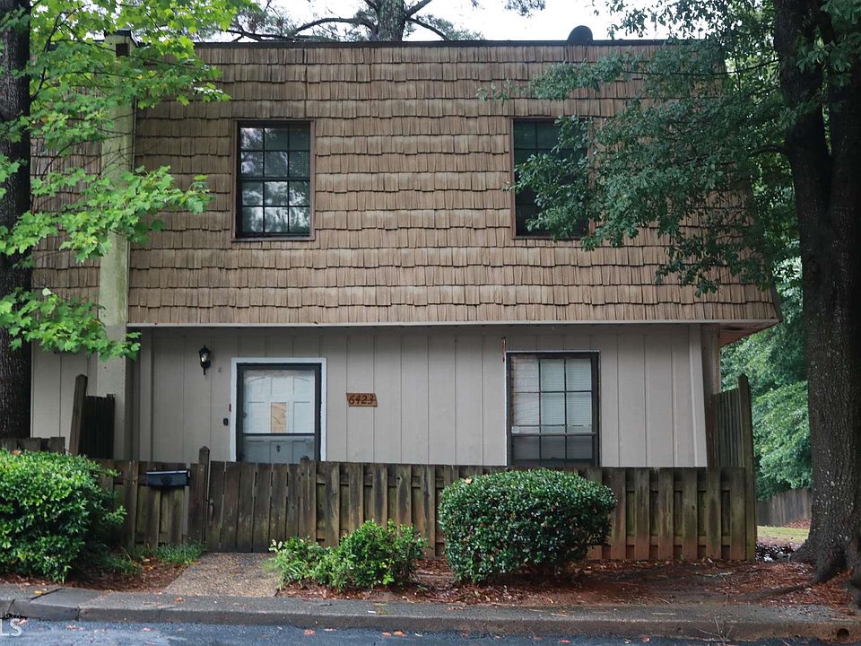 2nd image of 6423 Wood Cir