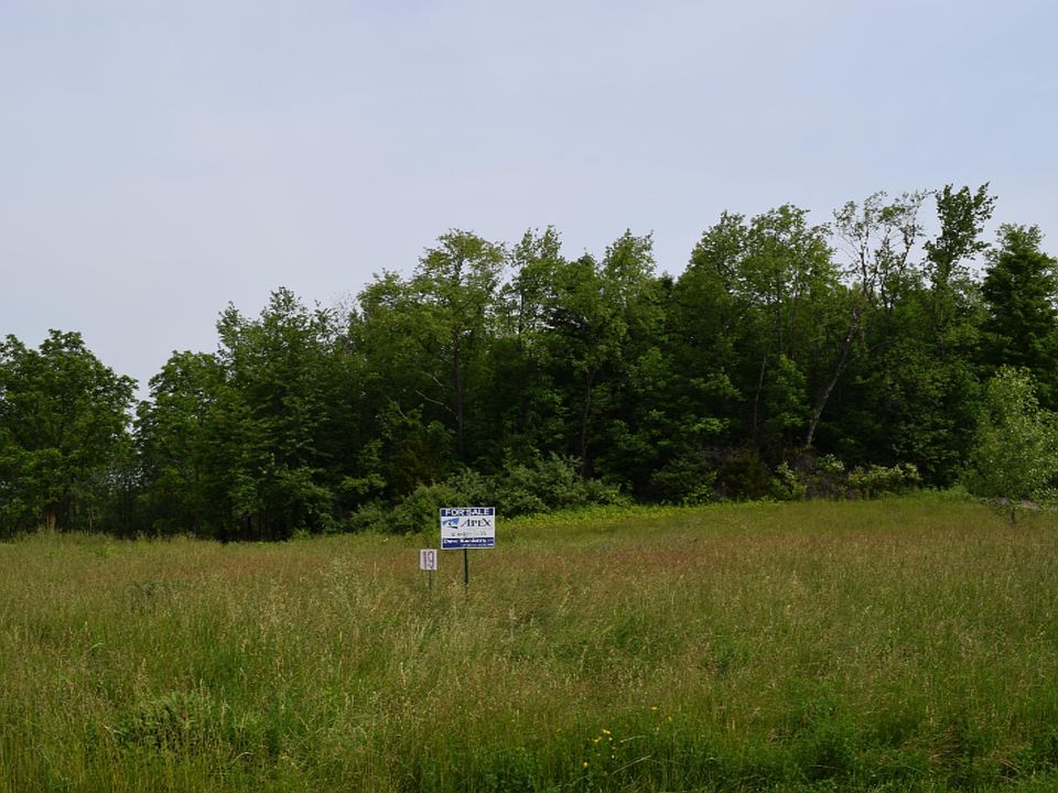 1st image of 19 Deer Run Dr