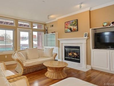 300 N Hudson St Unit 208, Denver, CO, 80220