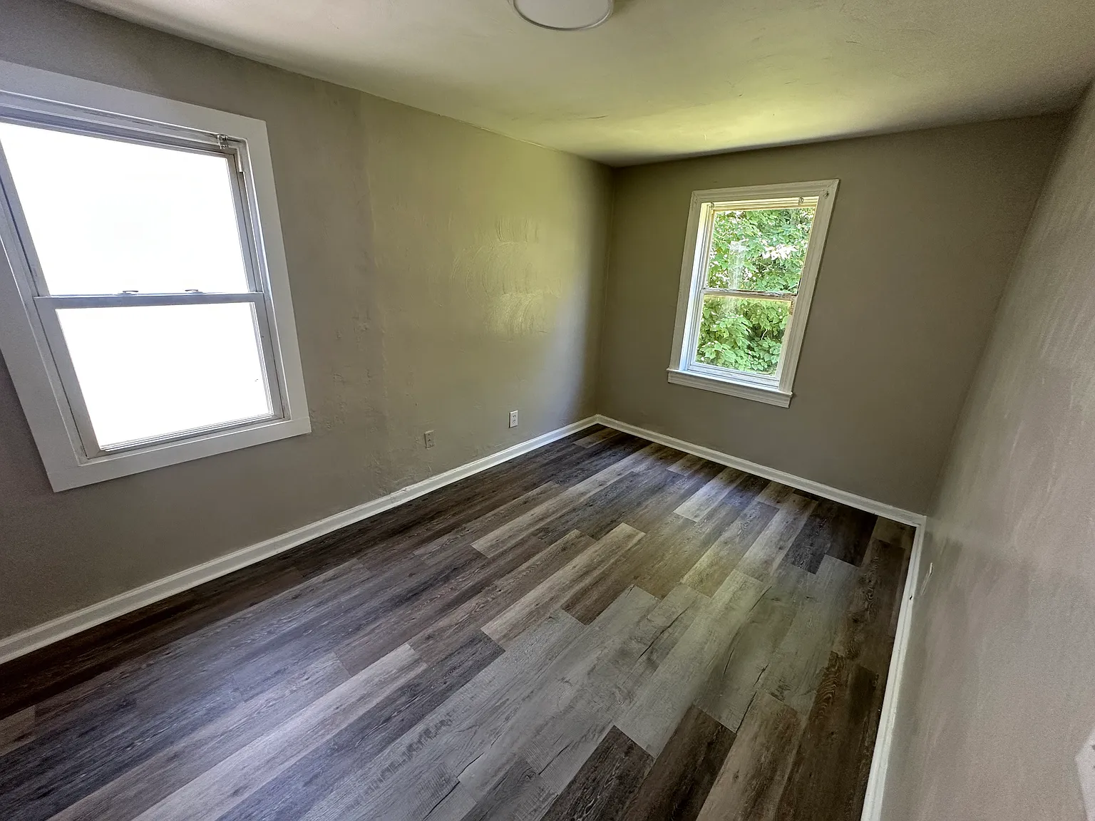 2 bed, 809 sqft, $1,285 — Photo 3