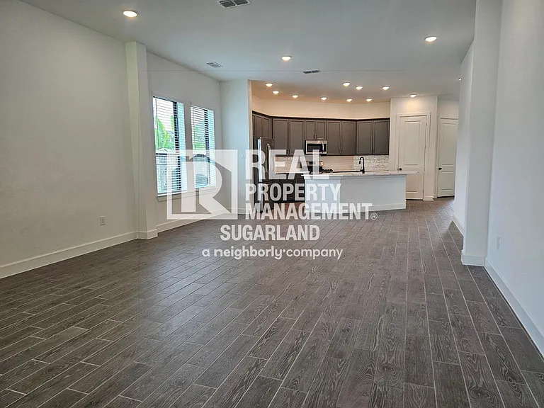 1414 Emma Lake Dr — Photo 45