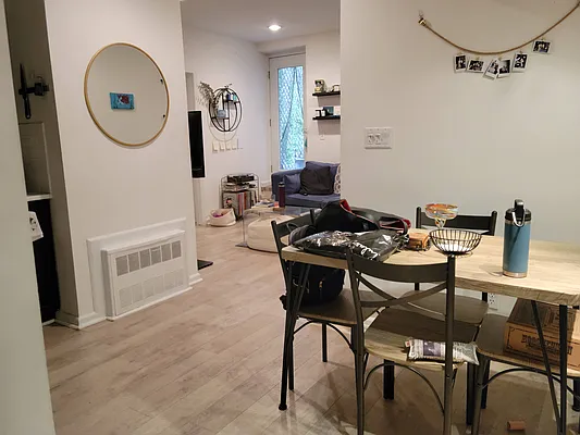 Rented by Chartwell Manhattan Realty | media 16