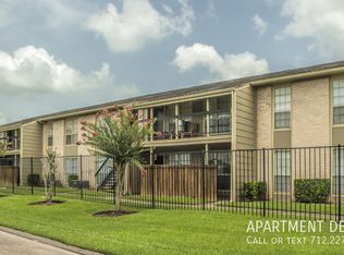 107 Hackberry St #4008, Clute, TX 77531