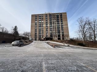 1800 7th St Unit 11F, East Moline, IL 61244