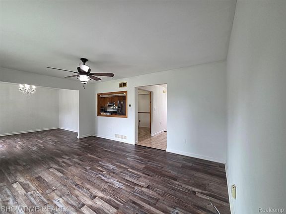 5th image of 35706 Duke Dr