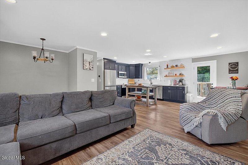 3rd image of 28 Cook Circle