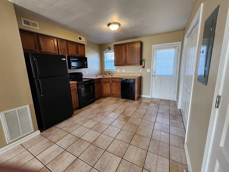 805A Oak Arbor Ct — Photo 4