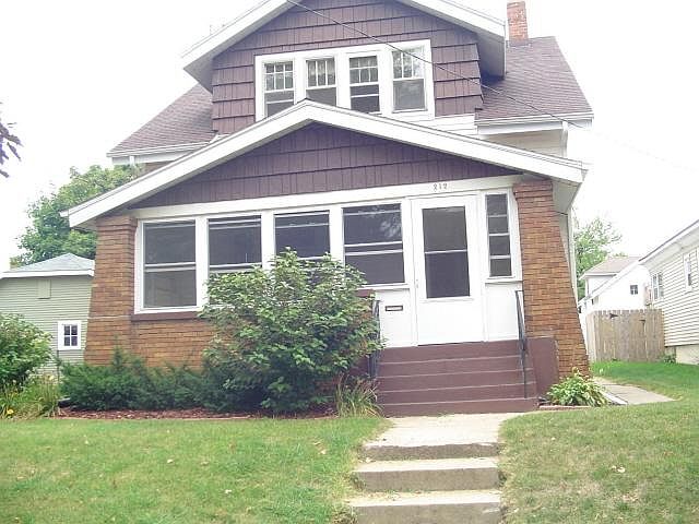 1st image of 212 Richards Ave SW