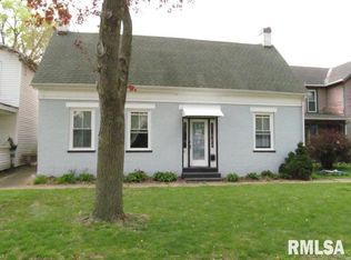 511 Main St, Henry, IL 61537