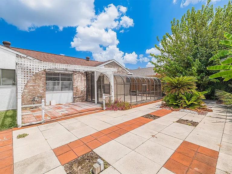 13911 Locke Ln — Photo 12