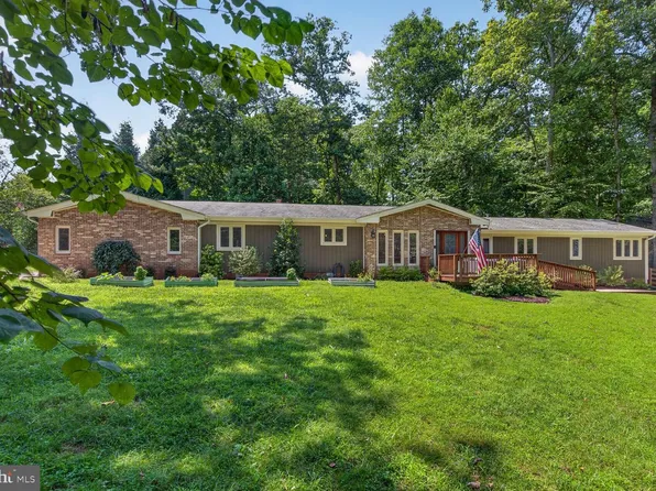 6273 Occoquan Forest Dr, Manassas, VA 20112