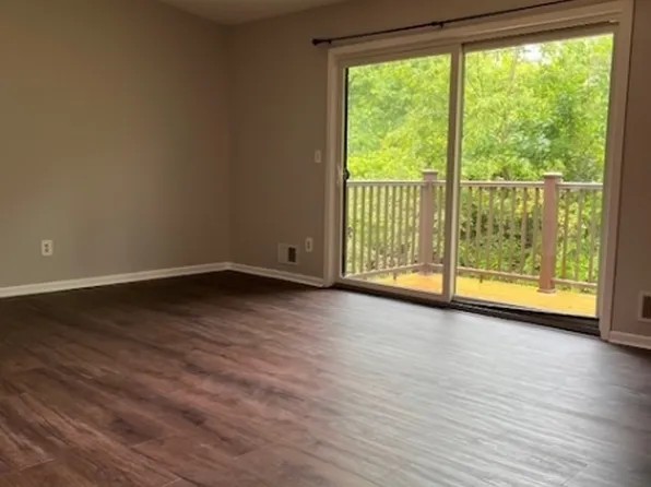 602 Spruce Hills Dr, Glen Gardner, NJ 08826