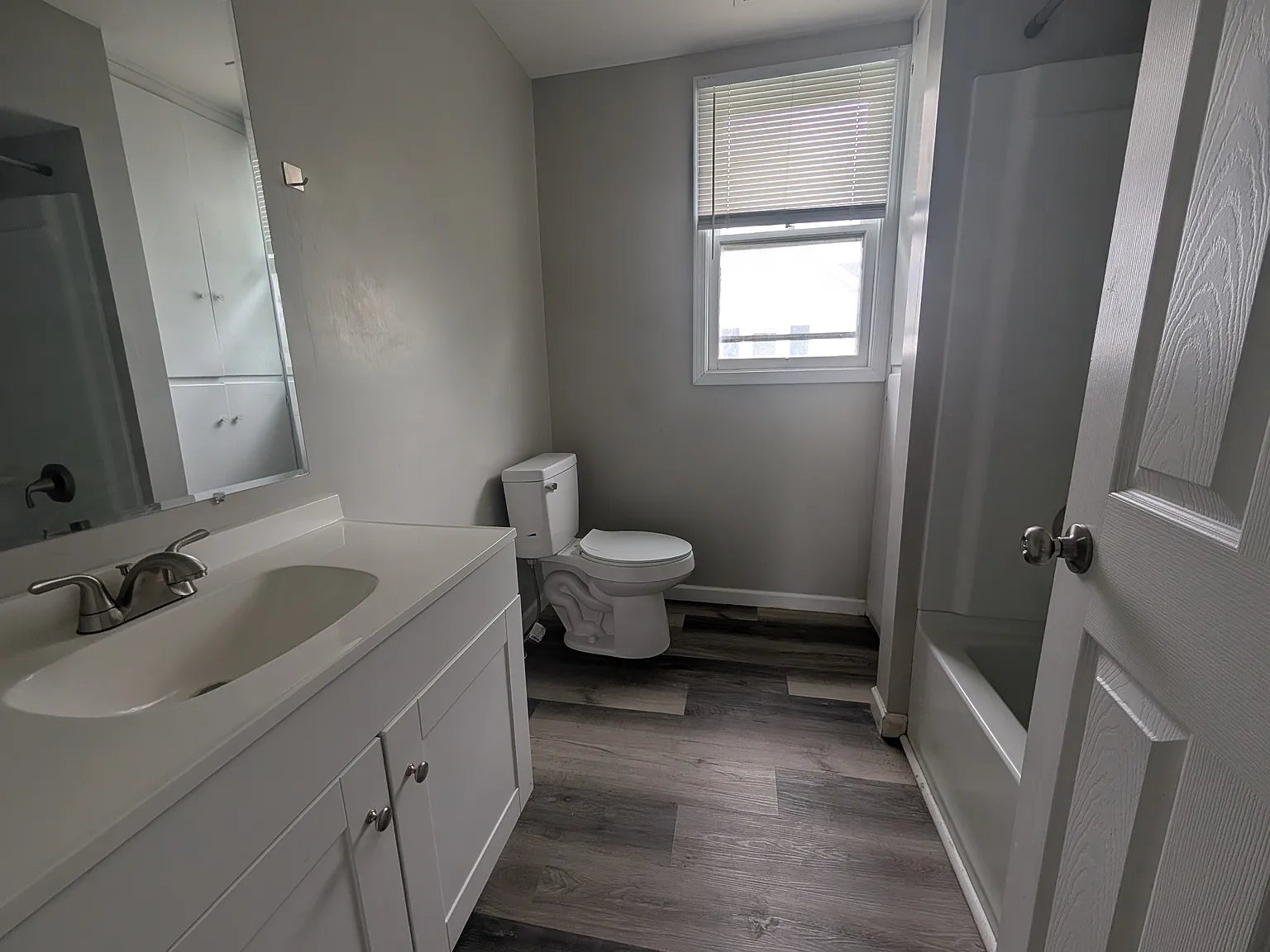 2 bed, 800 sqft, $1,100 — Photo 2