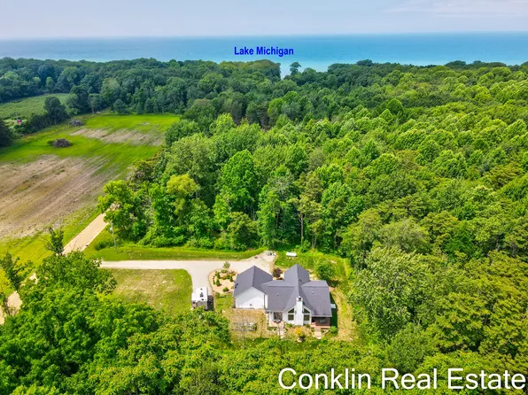 7061 117th Ave, Fennville, MI 49408
