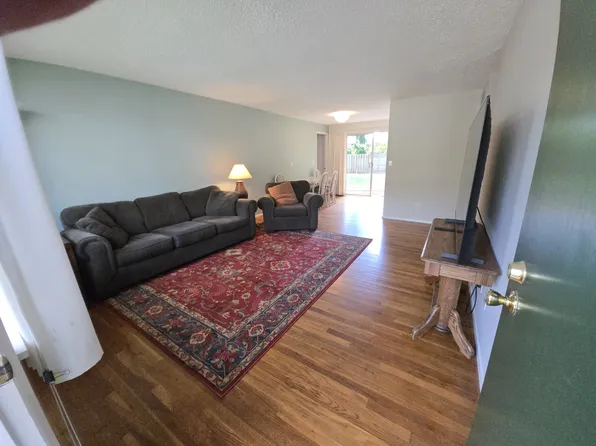 427 155th Ave SE, Bellevue, WA 98007