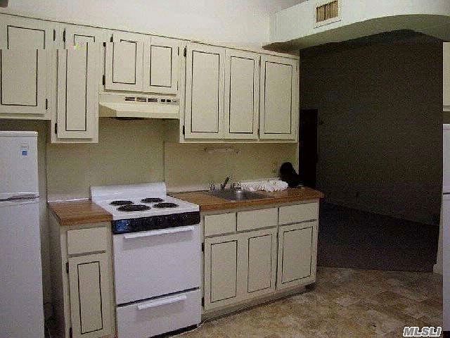 2nd image of 50 E Main St APT 4
