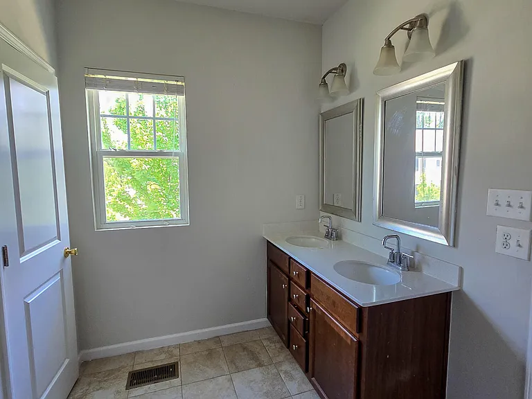 6070 Beale Loop — Photo 22