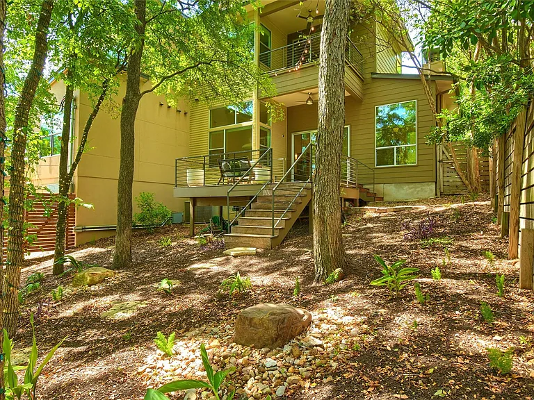 1009 E Riverside Dr #B — Photo 30