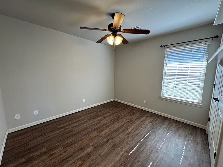 4809 Manchester Dr — Photo 13