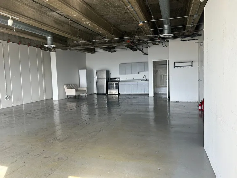 2404 Wilshire Blvd #12C — Photo 2