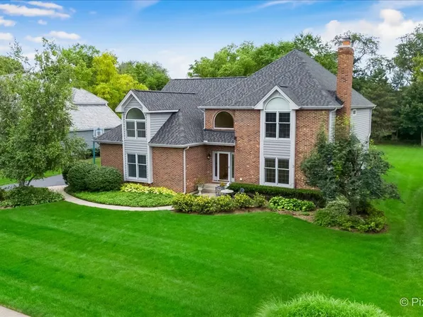 620 Spruce Tree Dr, Cary, IL 60013