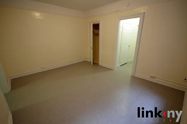 Rented by Link NY Realty | media 9