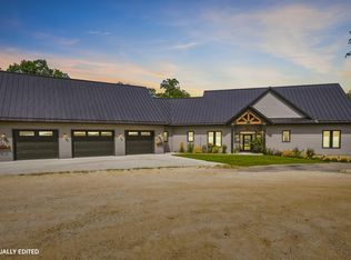 22791 266th St, Delhi, IA 52223