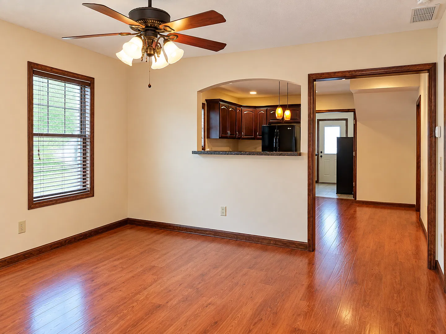 1413 S Grant St — Photo 4