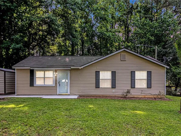 22 Cardinal Ln, Jonesboro, GA 30238