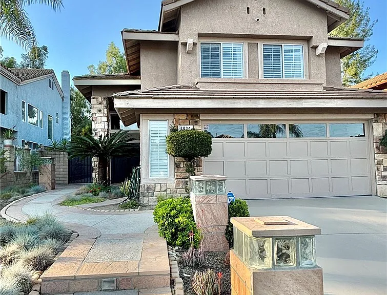 1834 Berryhill Dr — Photo 1