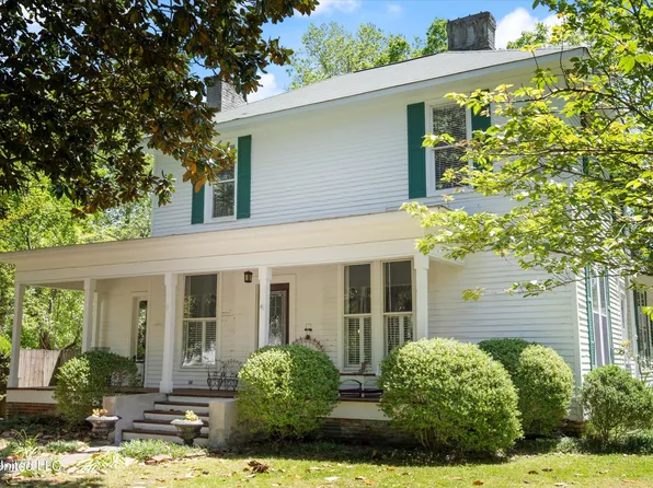 205 W Chulahoma Ave, Holly Springs, MS 38635