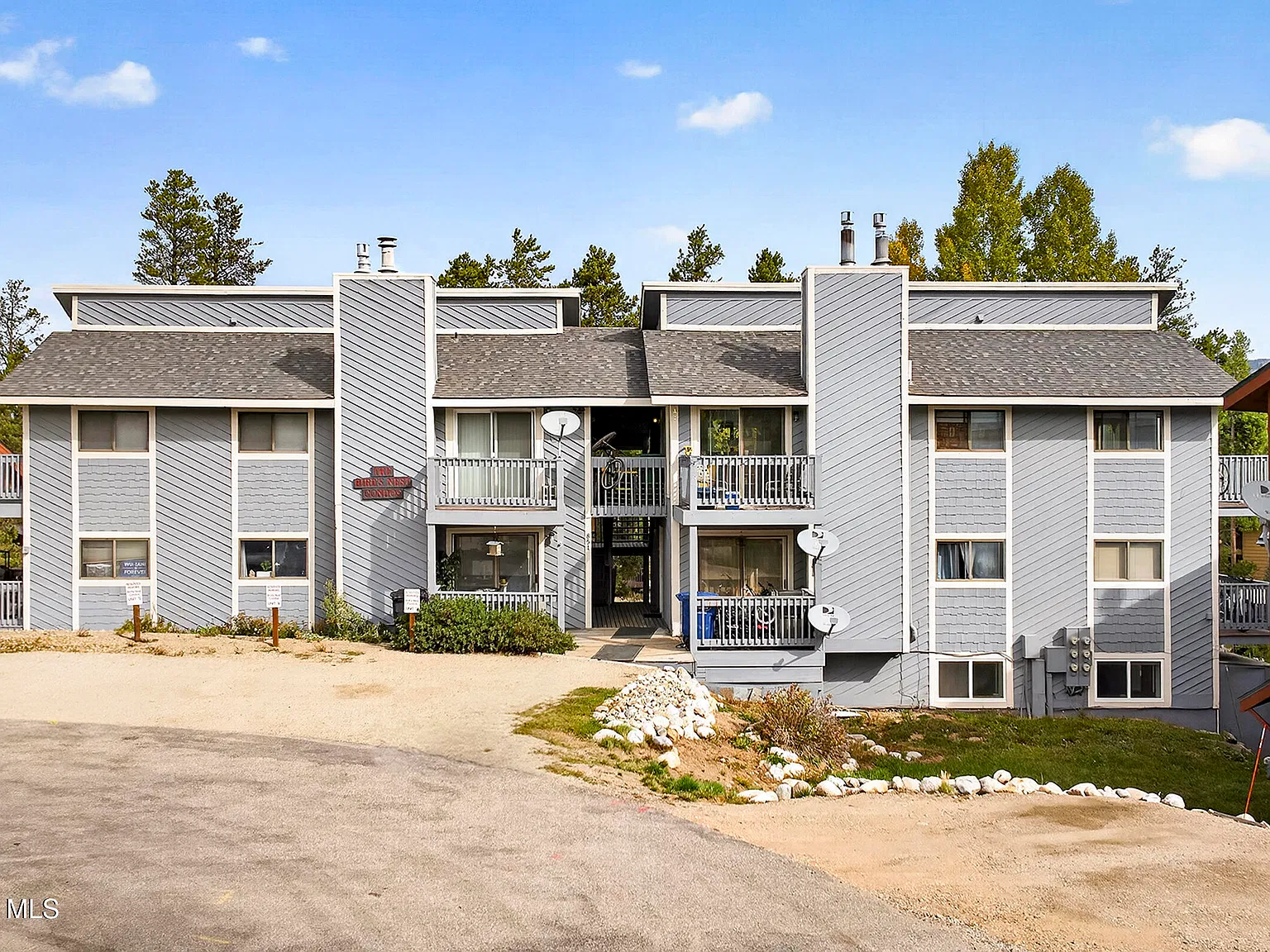 2 bed, $2,600 — Photo 2