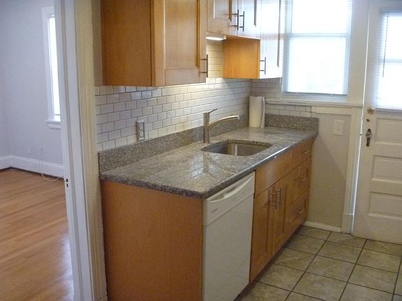 2nd image of 3320 W Grace St