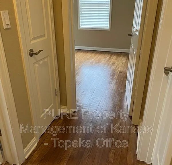 429 E 63rd Ter — Photo 15