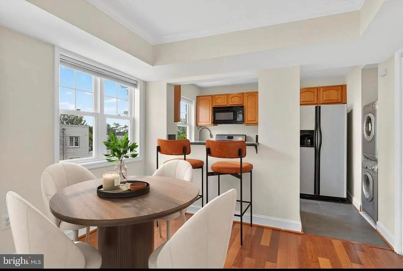 2 bed, 740 sqft, $1,500 — Photo 2