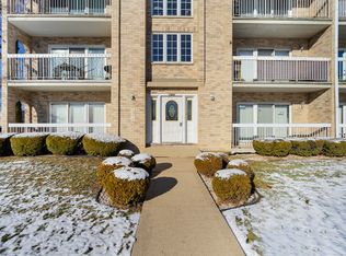 5242 W 79th St APT 3D, Burbank, IL 60459