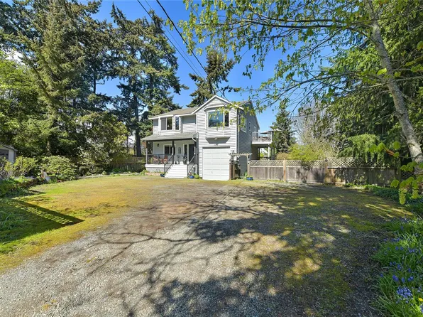 176 Island Hwy, View Royal, BC V9B 1G2