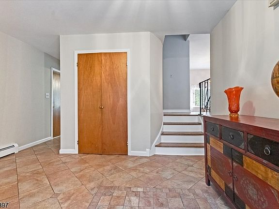 3rd image of 85 Tremont Ter