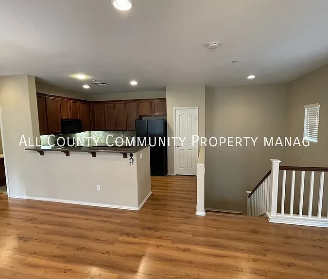 31890 Delfina Way — Photo 5