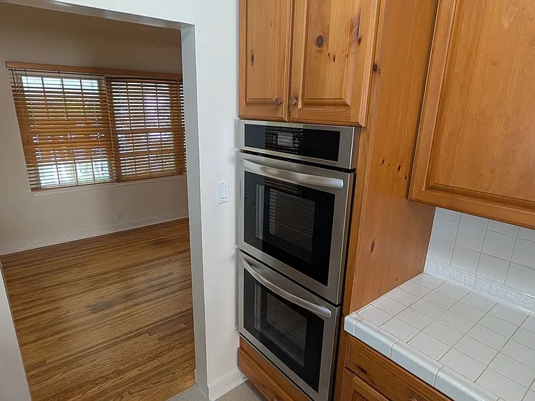 1043 Pacific St — Photo 9
