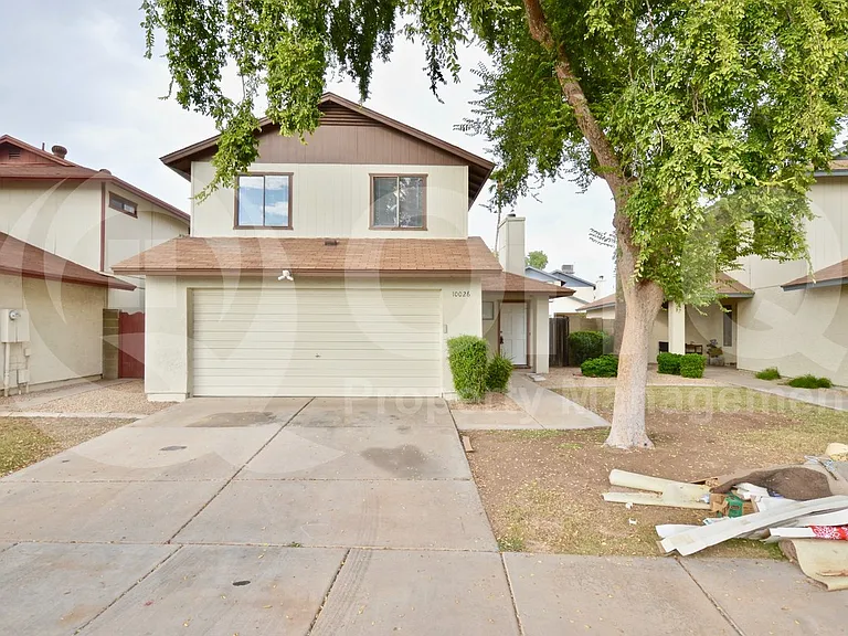 10026 W Roma Ave — Photo 1