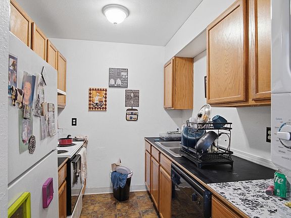 2nd image of 5 2nd St