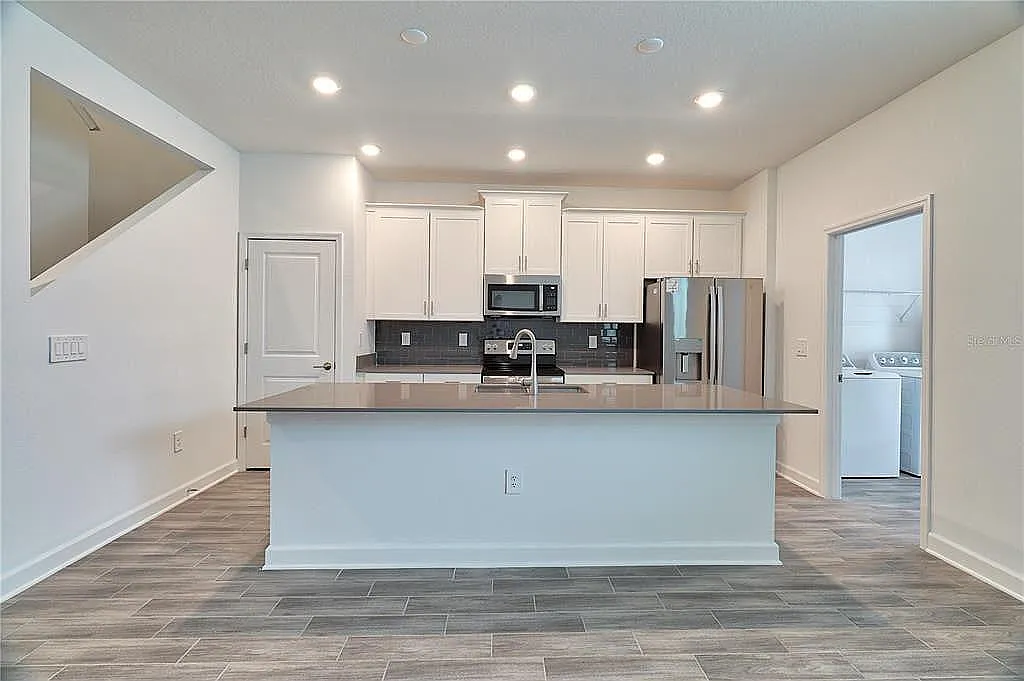 3084 Addison Blvd — Photo 4