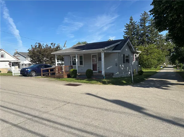 109 Paull St, Hopwood, PA 15445