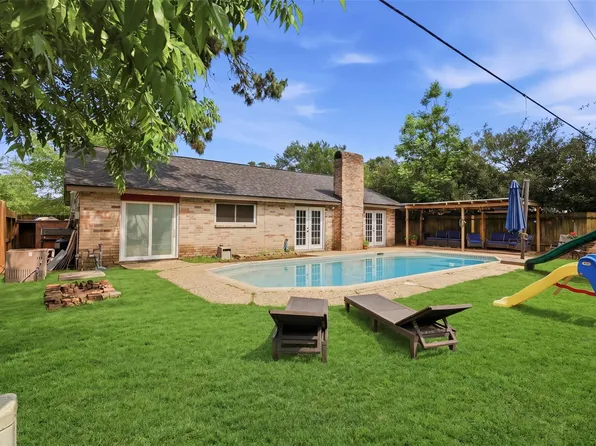 17211 Camberwell Green Ln, Houston, TX 77070
