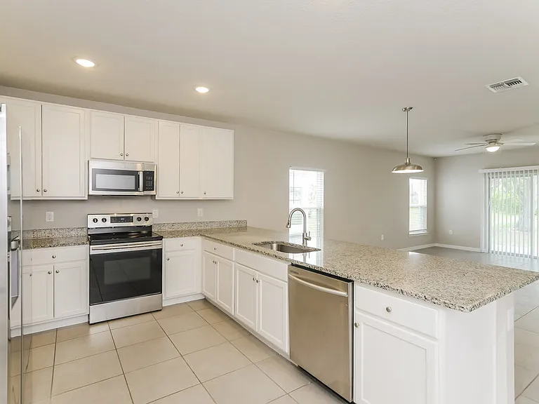 1851 Superior Ct — Photo 8