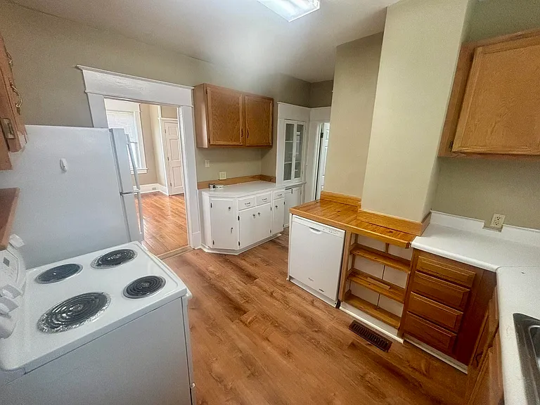 2411 Guilford Ave SW — Photo 13